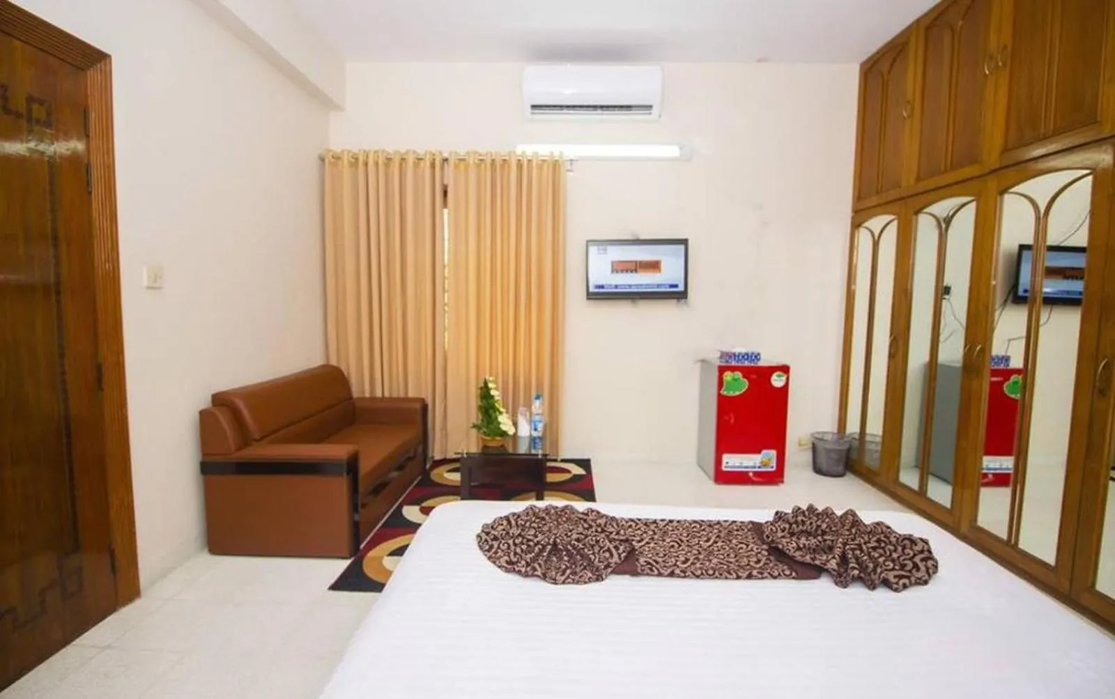 ***  Hotel Suite Palace Baridhara Dhaka Bangladesh